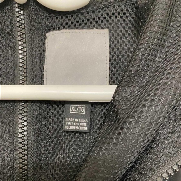 Waterproof/windbreaker jacket - Picture 4 of 5